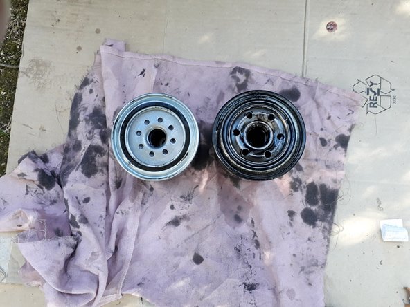 Comparer l'ancien et le nouveau filtre à huile (hauteur,longueur, filetage,diamètre)