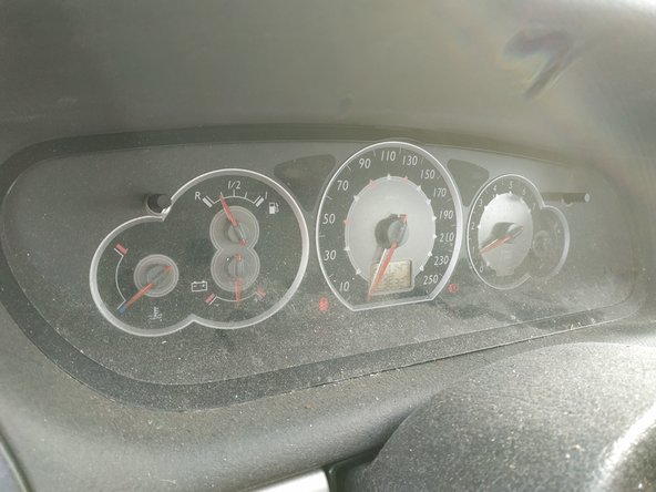 démarrer la voiture, laisser tourner une ou deux minutes et couper le moteur