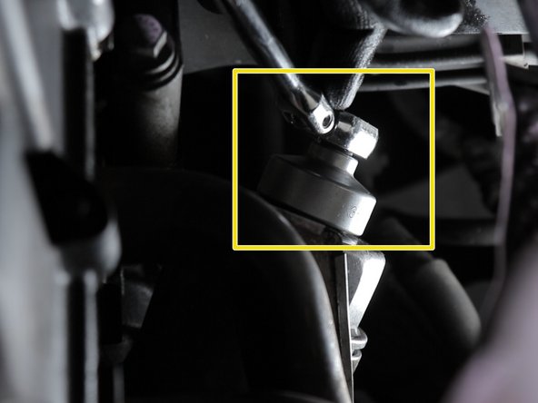 Replacer le filtre dans son emplacement et visser le dans un premier temps à la main