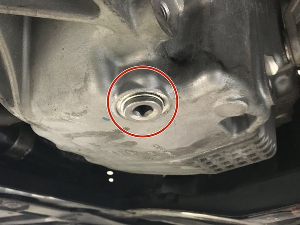 Serrer le à l'aide du carré à vidange