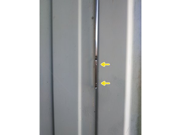 faire le plein d'huile 5w30, commencer par verser 3 litres