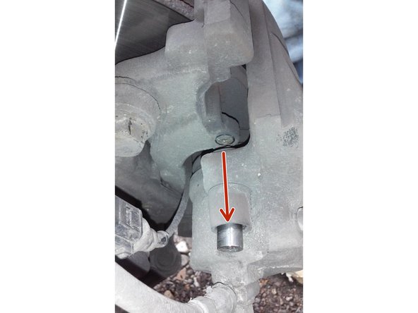 Dégager les vis de leur emplacement.