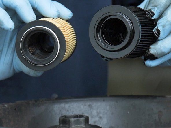 Comparer les dimensions et la forme entre l'ancien et le nouveau filtre à huile