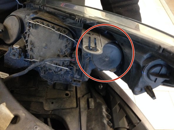 Retirer le cache de protection en tirant vers vous