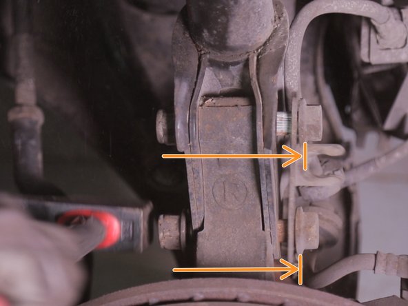 Dévisser les deux écrous et les retirer