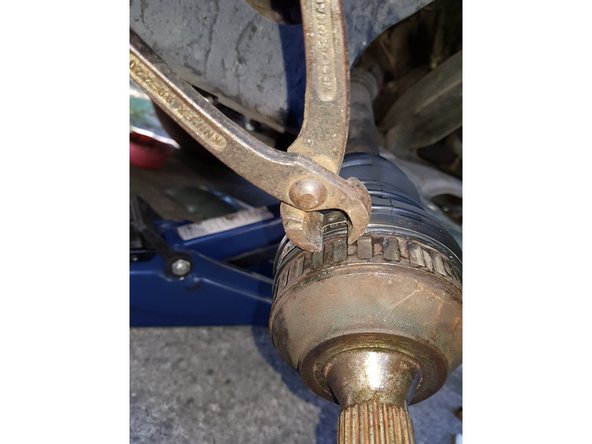 Placez les colliers de serrage.