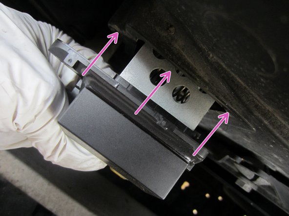 Repousser le 2nd verrouillage sur le connecteur de puissance pour finir le verrouillage