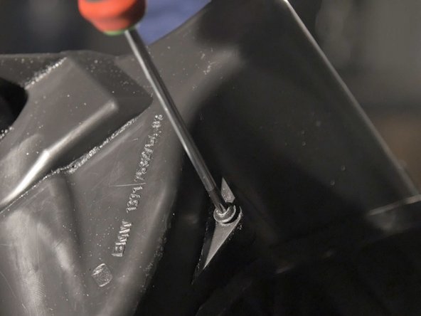 Revisser les 5 vis de la boite à l'aide du tournevis Torx T20