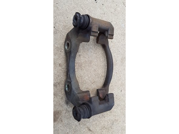 Faites attention à ne pas endommager les 2 soufflets.