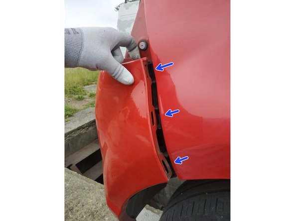 dégrafer le côté droit