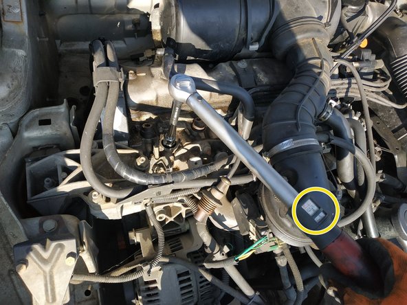 finir le serrage à la clé dynamométrique, couple de 25N.m