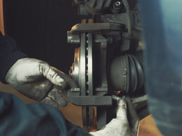 Replacer les deux vis Torx de 55