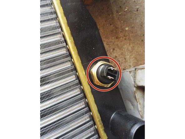 Monter le manocontact sur le nouveau radiateur (Neuf, ou le récupérer sur l'ancien)