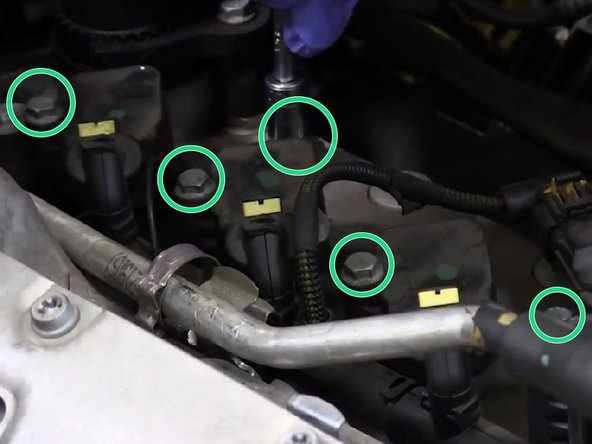 Dévisser  les 5 boulons de 10