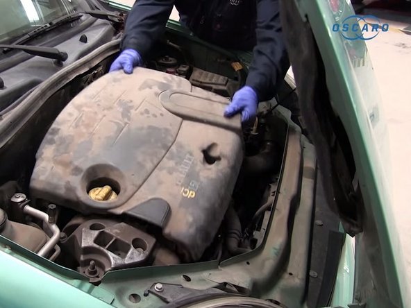 Retirer le cache moteur
