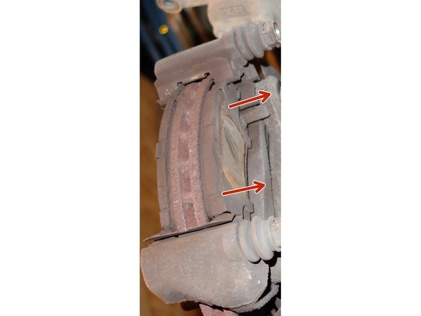 Bien repérer l'ordre et les positionnements des plaques anti-bruits sur les plaquettes.