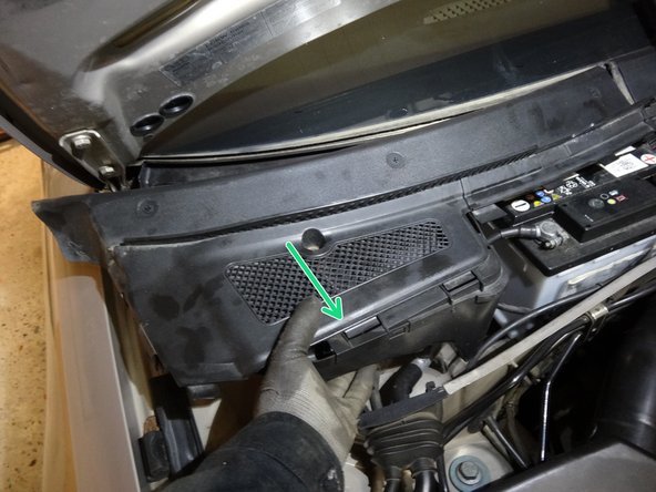 Le tirer vers l'avant du véhicule