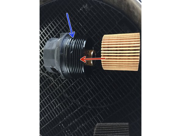 Remplacer le joint sur le porte filtre à 10 mm de l épaulement , il doit être placé dans la gorge prévue a cet effet, ne pas oublier de huiler le joint.