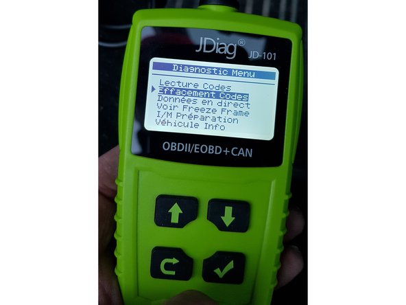 Avec votre outil effacez les codes erreur.