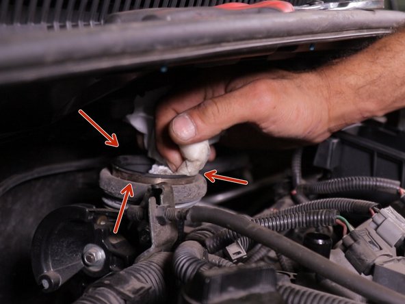 Lubrifier à l'aide d'un chiffon le conduis d'admission