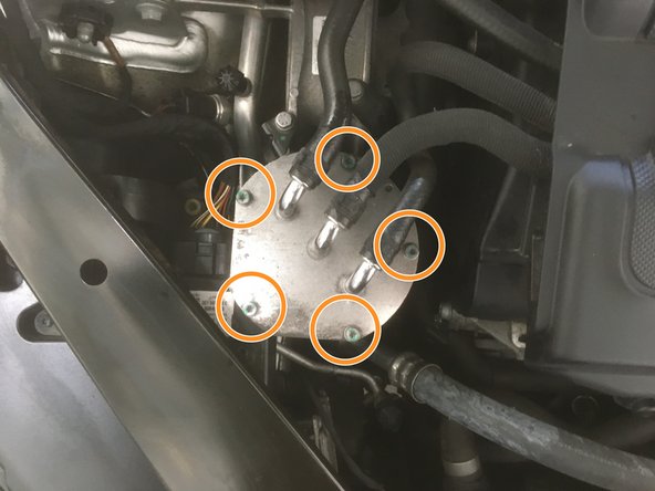 Pour remplir le filtre à carburant, mettre le contacte une 10ene de fois.