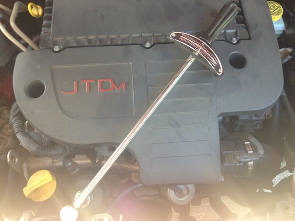 Remettre son support ( joint huilé) , on le visse jusqu'au bout à la main et on le serre a la clé dynamométrique (2.5 kilos), si vous n'en n'avez pas vous serrez à la main mais pas fort (juste bloqué)