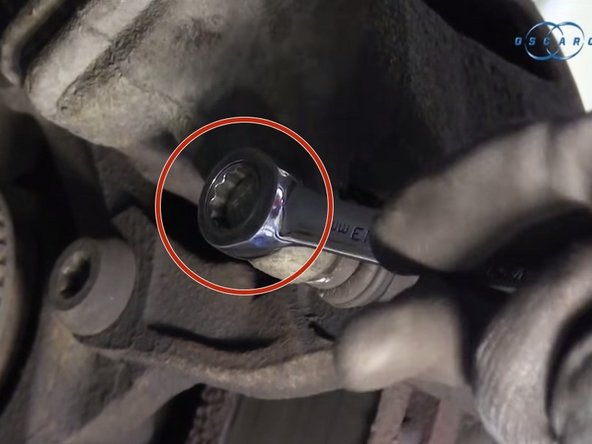 Rabattre l'étrier de frein