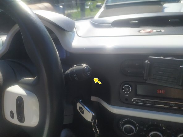 mettre le contact et sélectionner le compteur d'entretien