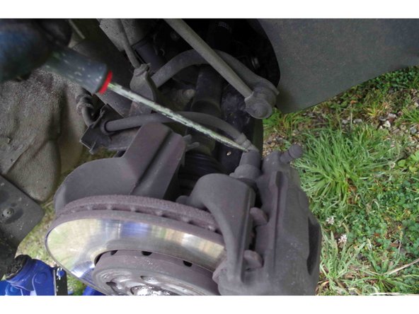 Pour travailler plus facilement, vous pouvez orienter les roues du côté ou vous travaillez.