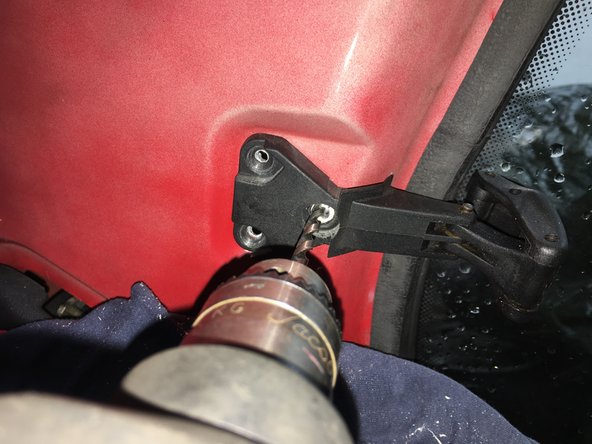 
Be careful not to tap the wing once the rivet has been drilled, as this may mark the outside of the wing.
