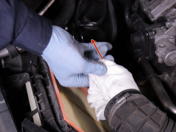 Retirer le chiffon du conduis de turbo