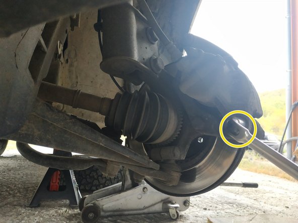 dévisser la vis de fixation de l'étrier, clé de 13mm