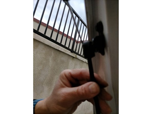 La pose s'effectue dans l'ordre inverse de la dépose.