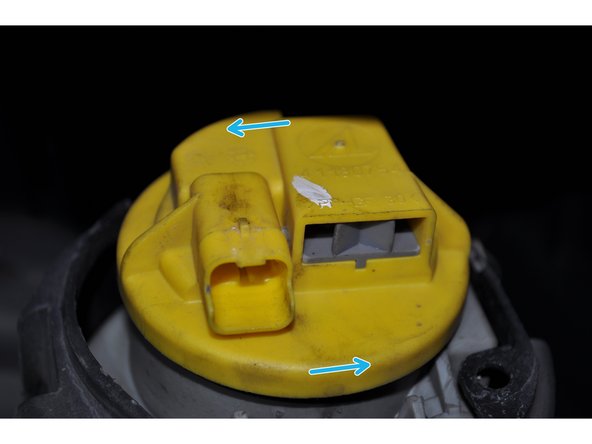 Placer et verrouiller le couvercle étanche