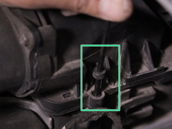 Retirer le couvercle de la boite à air