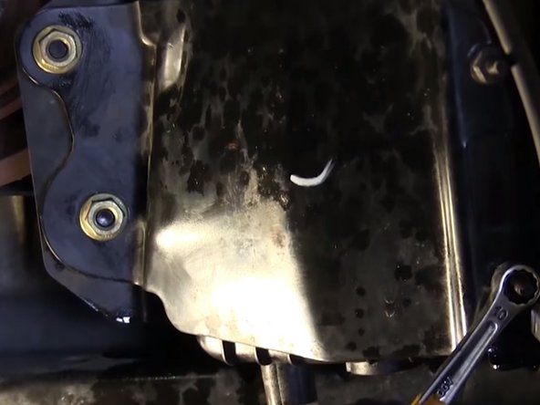 
Reclip le filtre &agrave; carburant at its location
