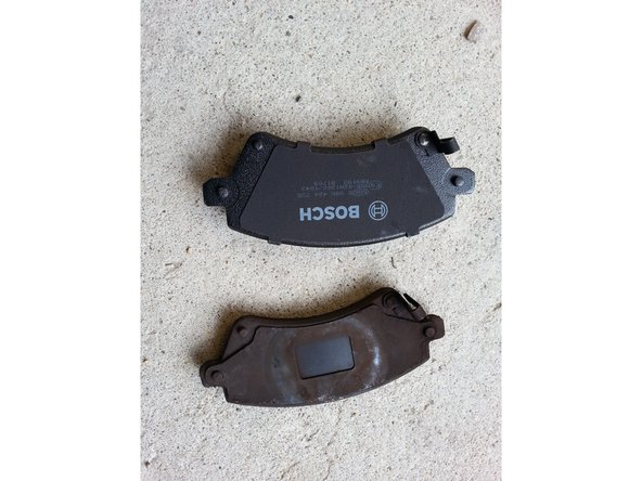 Comparer les anciennes et les nouvelles plaquettes de frein (formes)