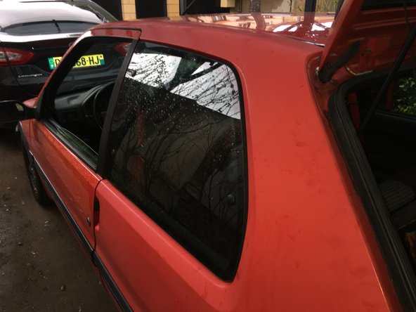 
Check that the window opens and closes correctly
