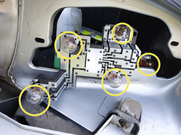 mettre le contact et tester toutes les ampoules