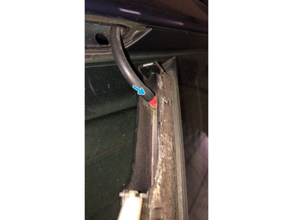 Replacer la durite de lave glace