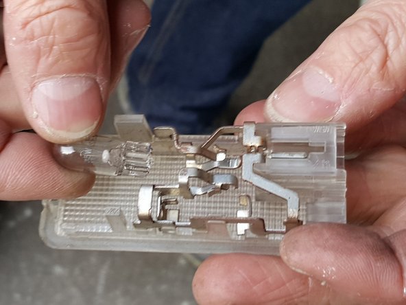 
Pull the bulb to remove it
