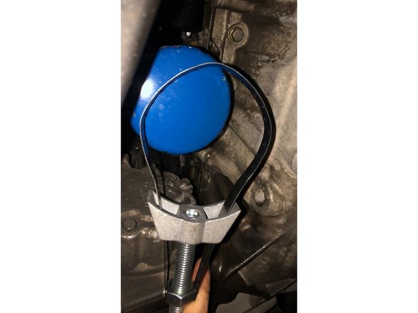 Placez la clé puis désserer