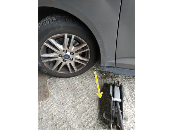 baisser la voiture et retirer le cric