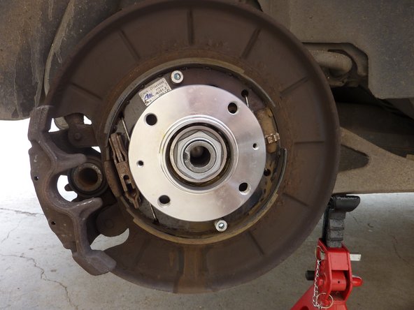 Changer le roulement de roue arrière sur Peugeot 406