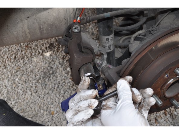 Ne pas oublier de refermer le bouchon du réservoir.