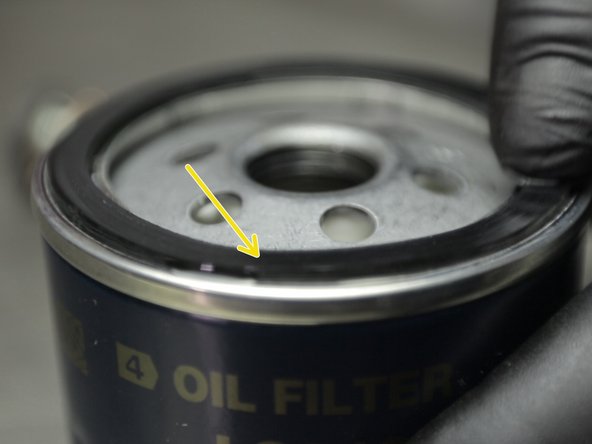 Lubrifier le joint du nouveau filtre avec de l'huile