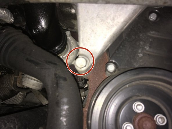 Retirer les 3 vis de 16