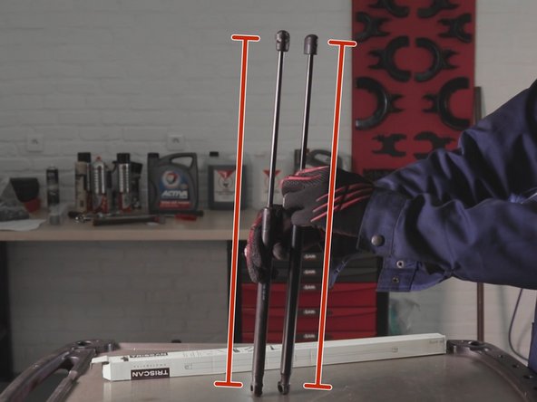 Comparer l'ancien et le nouveau vérin de coffre (dimensions,attaches)