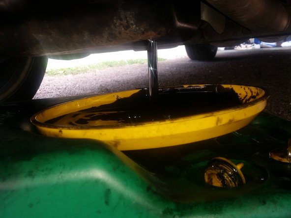 Pour l'environnement, veuillez déposer l'huile usagée, dans un point de collecte agrée.