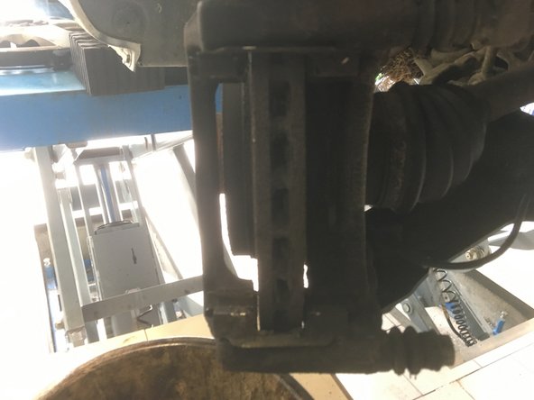 Démonter les anciennes plaquettes de frein